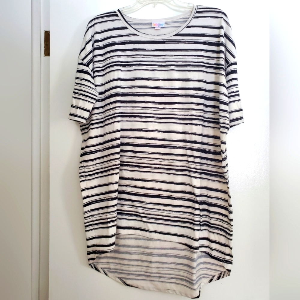 Lularoe Irma Tunic White and Black Striped Deisgn Size Small
